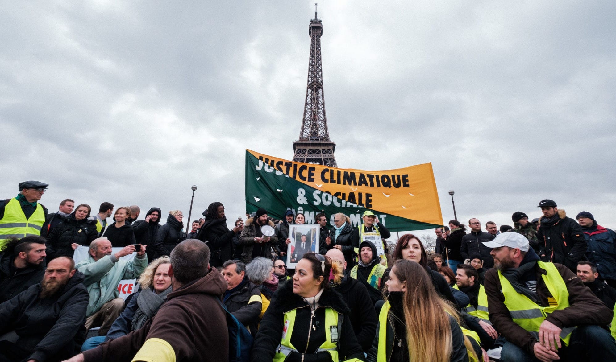 Blocage à la tour Eiffel - Crédit Photo : Basile Mesré-Barjon