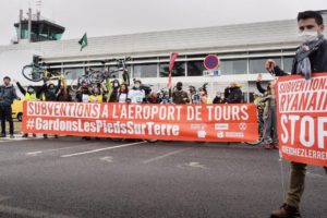 Vague de mobilisation dans toute la France pour clouer les avions au sol : image à la une