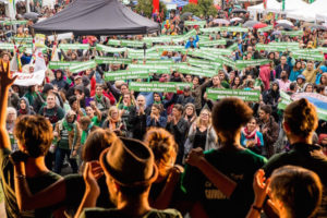 Climat : 15 000 personnes à Bayonne pour la sortie du rapport 1,5 °C du GIEC : image à la une